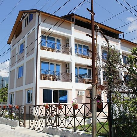 Guest House Zvanba Gagra Exterior photo