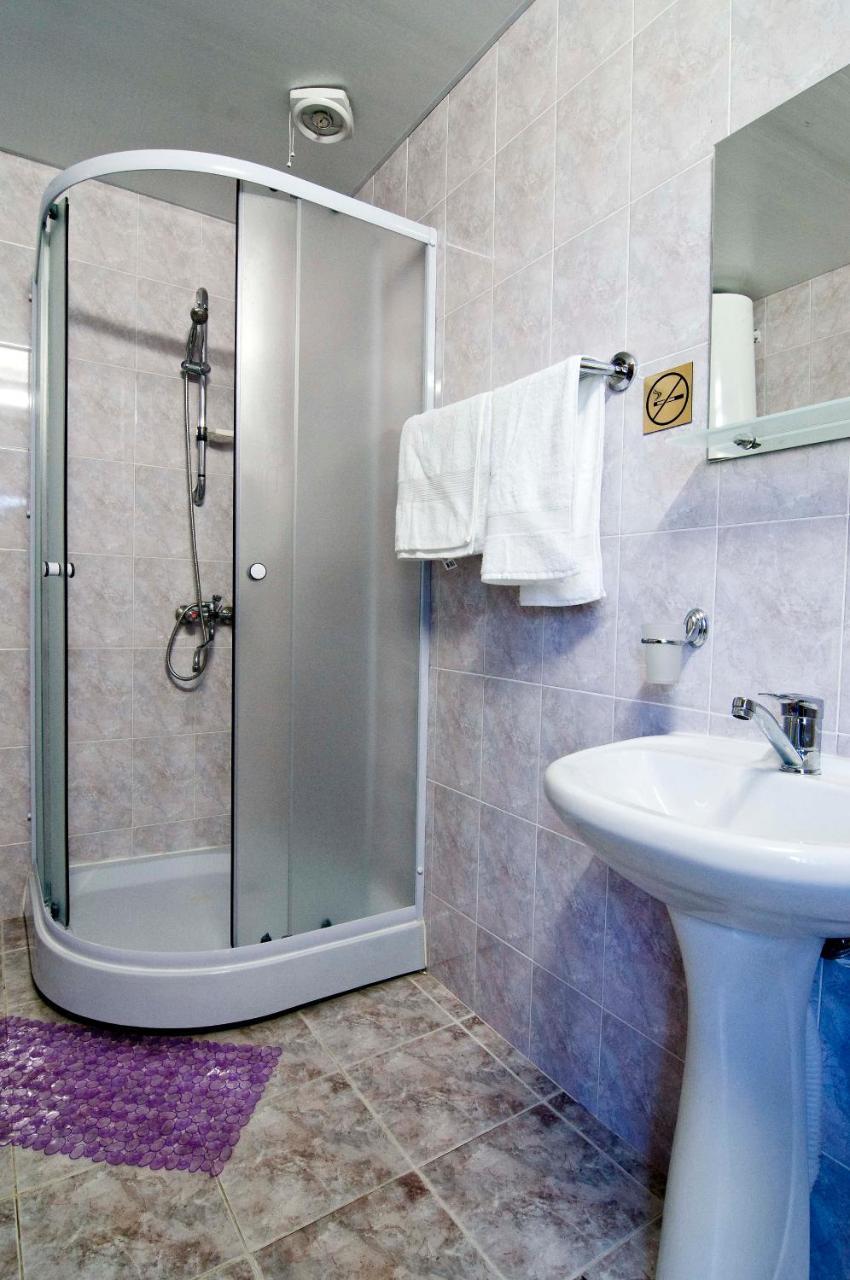 Guest House Zvanba Gagra Exterior photo